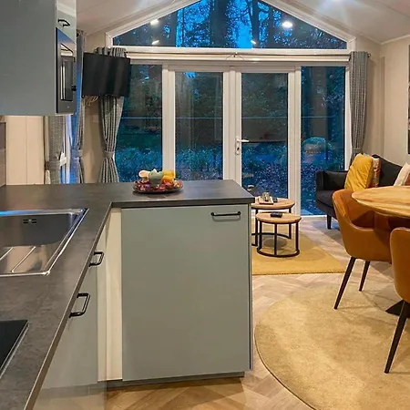 2 Bedroom Stacaravan In Campeggio Harderwijk
